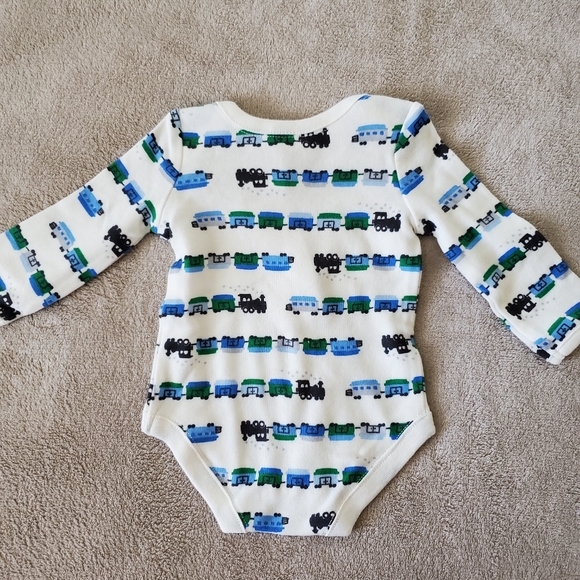 Gymboree baby boy Choo Choo layette set - Picture 3 of 5